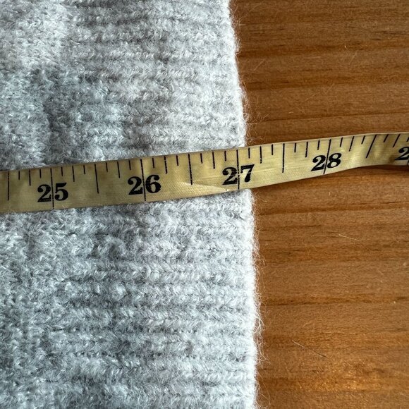 Cupcakes and Cashmere Womens Plus Size 3X Gnome Plush Sweater Gray Scoop Neck - Picture 10 of 10